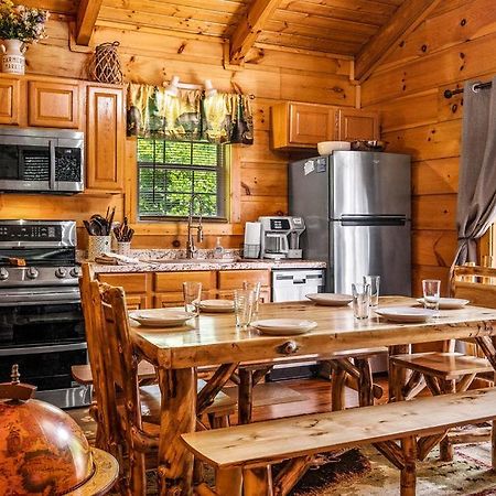 Cozy Cabin W/Hot Tub & Wifi In Gatlinburg Villa Buitenkant foto