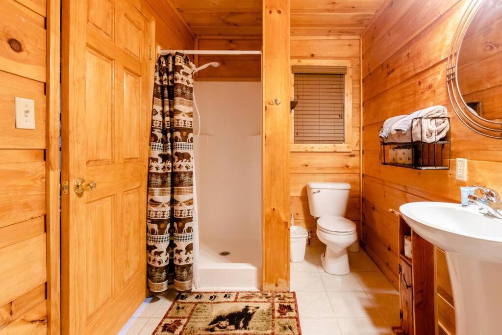 Cozy Cabin W/Hot Tub & Wifi In Gatlinburg Villa Buitenkant foto
