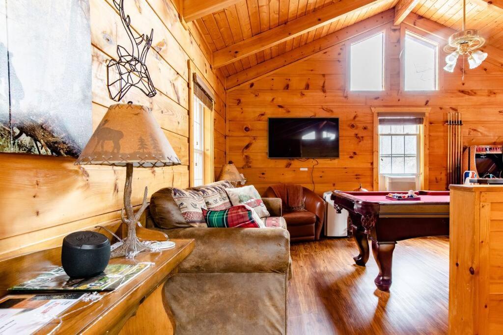 Cozy Cabin W/Hot Tub & Wifi In Gatlinburg Villa Buitenkant foto